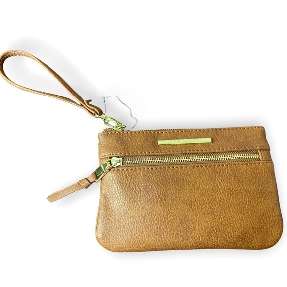 Steve Madden Pebbled Brown Wristlet - Picture 1 of 6